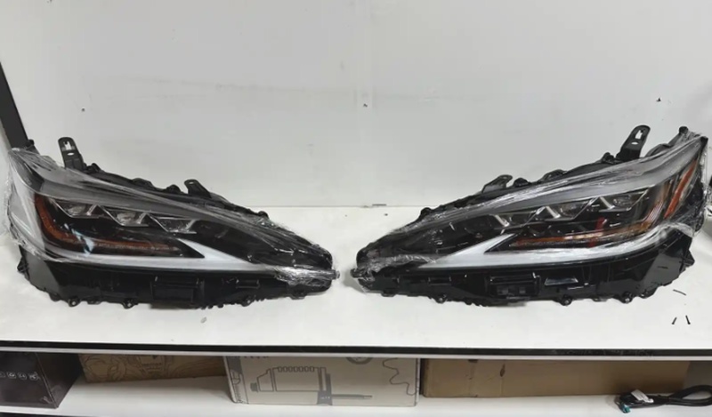 Передняя Фара Lexus ES 2019